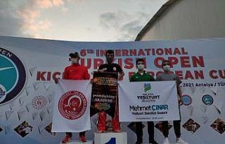Yeşilyurt Belediyespor kick-boks takımı, Avrupa"dan...