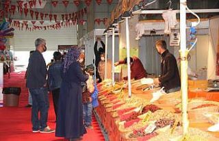Yöresel ürünler fuarı açıldı