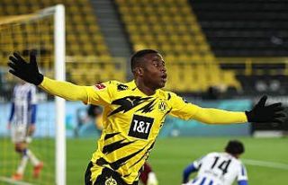Youssoufa Moukoko sezonu kapattı