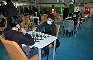 Yüksekova’da okullar arası satranç turnuvası