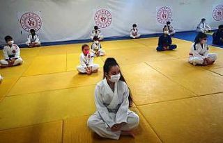 Yunusemre Belediyespor’da judo sporcuları kuşak...