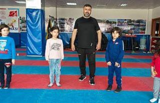 Yunusemre’de wushu kung fu branşına sporcu kaydı...