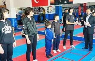 Yunusemreli şampiyon wushucular ödüllendirildi