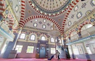 Yüreğir’de camiler Ramazan’a hazırlanıyor