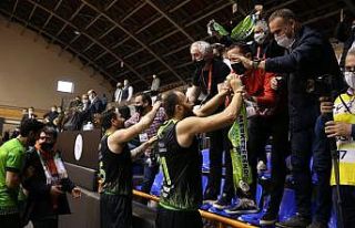 Zirveye ortak olan Merkezefendi Basket’te hedef...