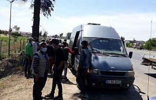 16 kişilik minibüsten 28 yolcu çıktı