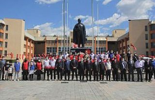 19 Mayıs çelenk sunma töreniyle kutlandı