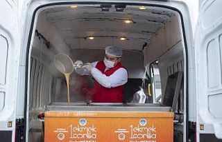 ‘1 Ekmek 1 Çorba’ 200 binin üzerinde vatandaşa...