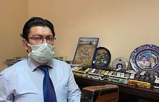 24 yıldır maket otobüs biriktiriyor
