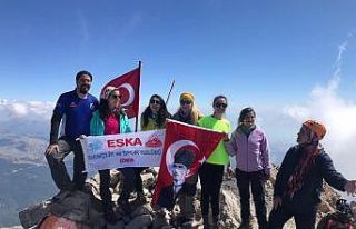 2 bin 998 metrelik Dedegöl dağı zirvesine tırmandılar