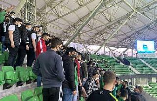 2. Lig Play-Off Çeyrek Final maçı 15 dakika gecikmeli...