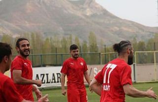 2. Lig: Sivas Belediyespor: 3 - Tarsus İdman Yurdu:...