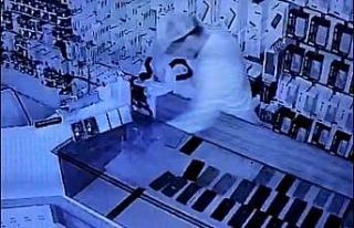 40 saniyede 100 bin liralık telefon çaldı