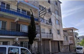 5. kattan kamyonetin üzerine düşen çocuk hayatını...
