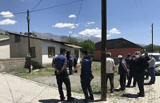 7 aylık hamile kadın karnındaki çocuğu düşürmek...