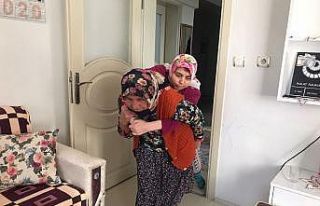 81 yaşındaki fedakâr anne 43 ve 55 yaşlarındaki...