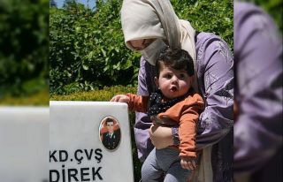 8 aylık İbrahim şehit babasını görmek için...