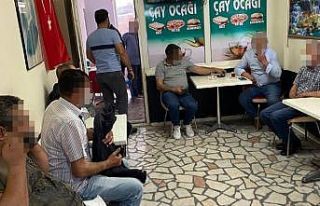 Açık kıraathaneye polis baskını: 24 kişiye ceza...