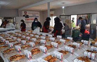 Afrin’de 100 bin kişiye iftarlık kumanya ve 7...