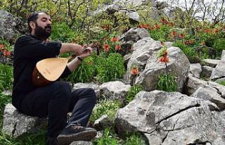 Ağlayan gelinlerin görsel şölenine sazı ve sözüyle...