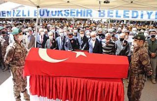 Ağrı’da şehit düşen özel harekatçı Denizli’de...