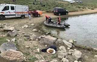 Ağrı’da serinlemek için gölete girdiği düşünülen...