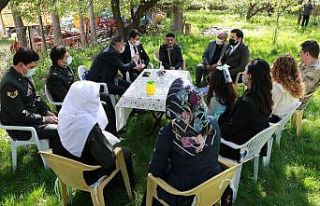 Ahlat’ta şehit ailelerine bayram ziyareti