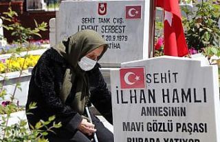 Aileler şehitlerine koştu