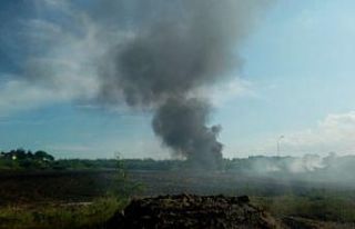 Akaryakıt istasyonu yakınlarındaki lastik ateşi...