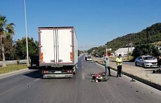 Alanya’da motosikletle kamyon çarpıştı: 1 ağır...