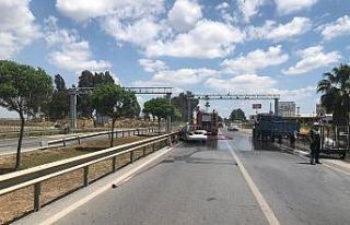 Alevler arasında kalan sürücü kaldırıldığı...