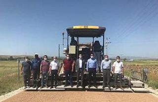 Altıntaş’ta köy yolları yapım çalışmaları...