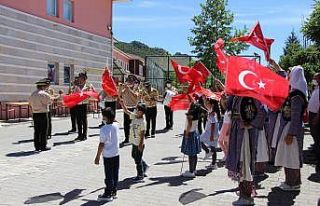 Amasya çocuk yuvasında coşkulu 19 Mayıs kutlaması