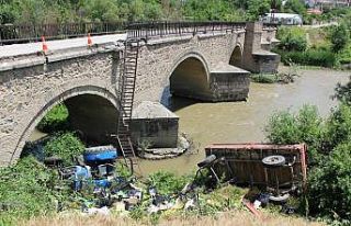Amasya’da traktör köprüden Yeşilırmak’a uçtu