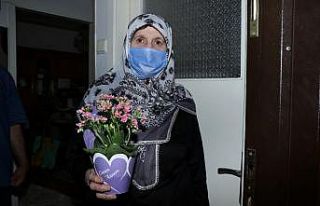 Anneleri mutlu etmek için mesafe tanımadılar