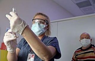 Antalya’da aşılanma artıyor, vaka düşüyor