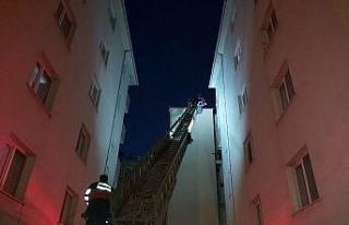 Apartmanın bacasında çıkan yangın korkuttu