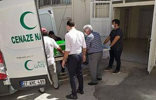 Aracın altında kalan küçük kız hayatını kaybetti