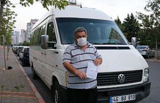 Aracını evinin önüne park etti diye ceza yedi