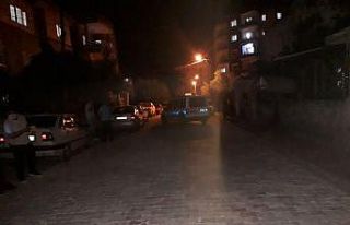 Aralarında husumet bulunan şahsın evine kurşun...