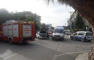 Araması olan sürücü kaza yapınca gözaltı kaçınılmaz...