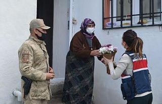 Ardahan’da Jandarma Şehit Annelerini unutmadı