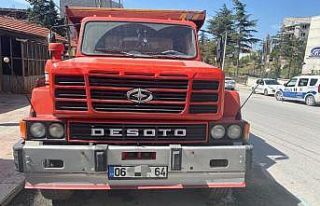 Arkadaşının kamyonunun plakası ile kurduğu oyunu...