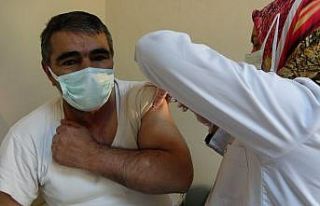 Aşı olmak istemeyen vatandaşlar telefonla aranarak...