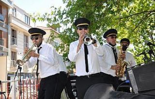 Ataşehir’de bando ekibiyle 19 Mayıs coşkusu