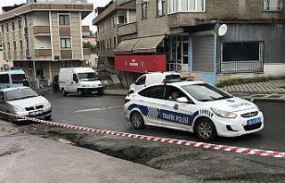 Ataşehir’de şiddetli yağış yolda çökmeye...