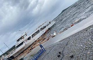 Ayvalık’ta fırtına onlarca tekneyi batırdı,...