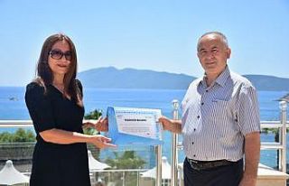 Azka otel’e SGK’dan teşekkür plaketi