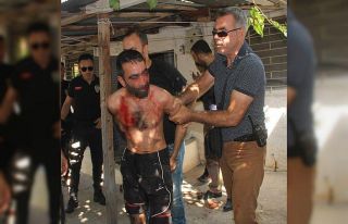 Babasını ve ağabeyini öldüren zanlının polise...