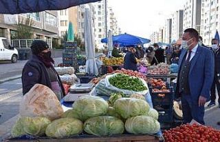 Bağlar’da semt pazarları birleşmeyecek